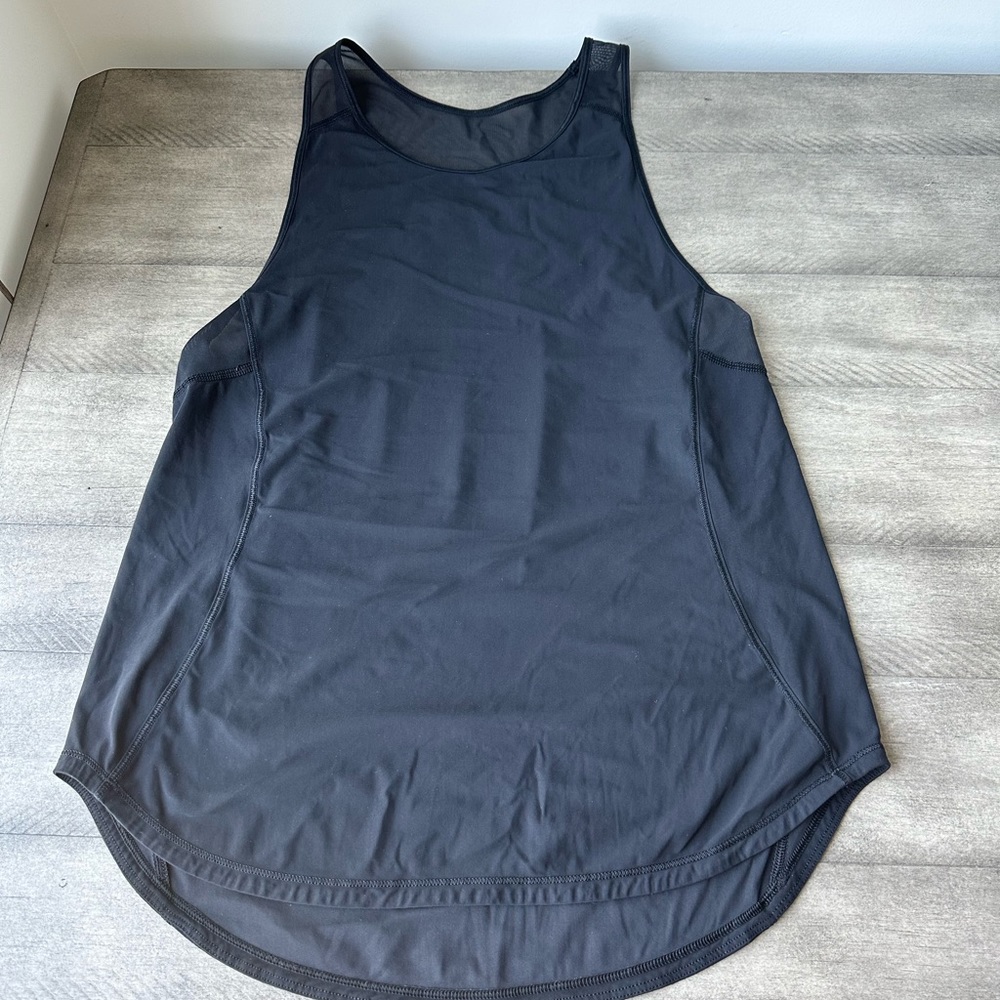 Lululemon top